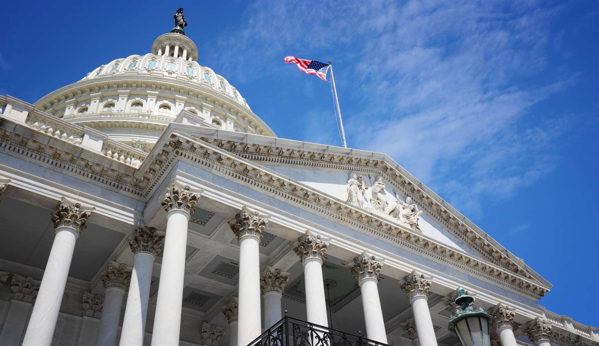 ο-οίκος-fitch-απειλεί-με-υποβάθμιση-τις-ηπα-562311850