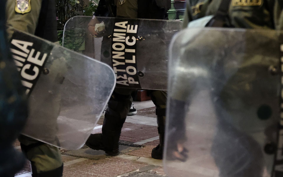 βόλος-σοβαρά-επεισόδια-μετά-από-πορεί-562311925