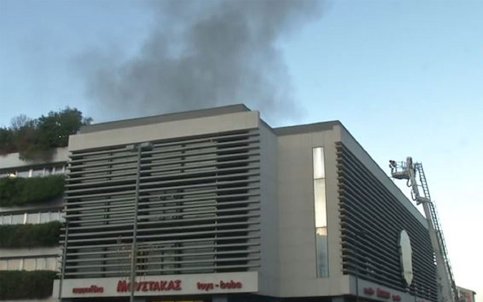 υπό-έλεγχο-η-φωτιά-σε-κτίριο-στο-μοναστ-562312021