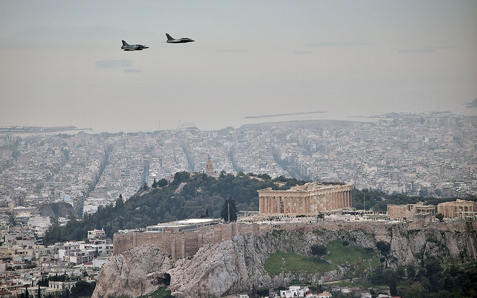 25η-μαρτίου-τα-marder-και-τα-f-16-viper-στην-παρέλαση-562334671