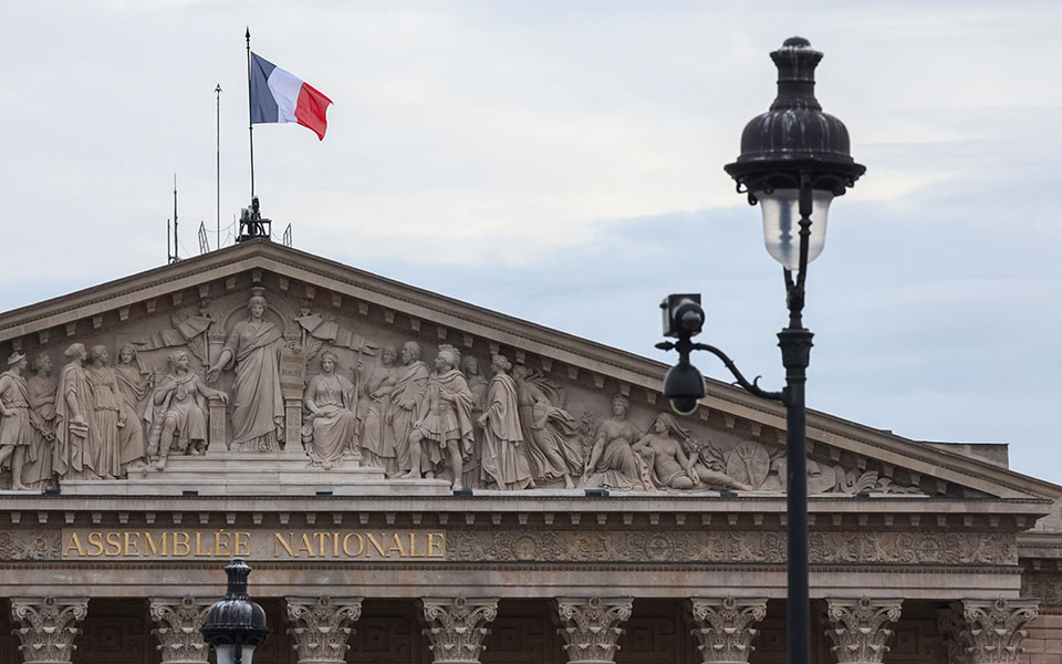 γαλλία-μετά-τη-μάχη-για-τις-συντάξεις-562332343