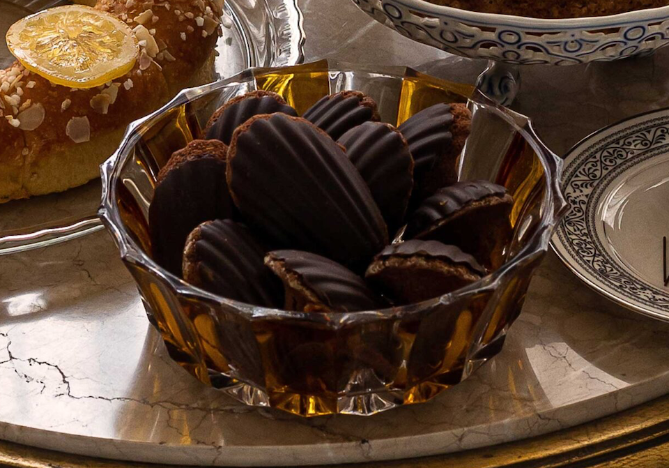 μαντλέν-διπλής-σοκολάτας-562322647