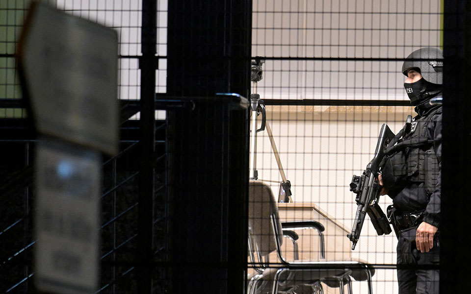 Γερμανία: Λουτρό αίματος σε εκκλησία των Μαρτύρων του Ιεχωβά στο Αμβούργο-1