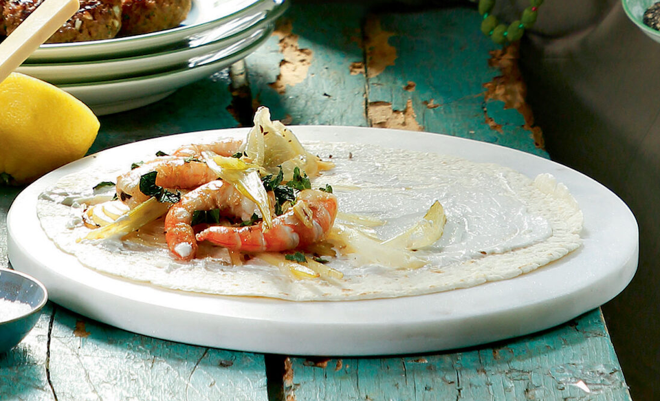 τορτίγια-με-γαρίδες-τσαλαφούτι-και-μα-562330813