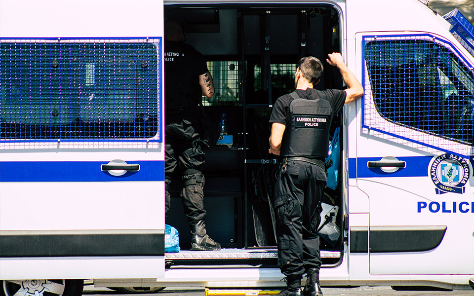 θεσσαλονίκη-φρουρούμενος-νοσηλεύετ-562330390