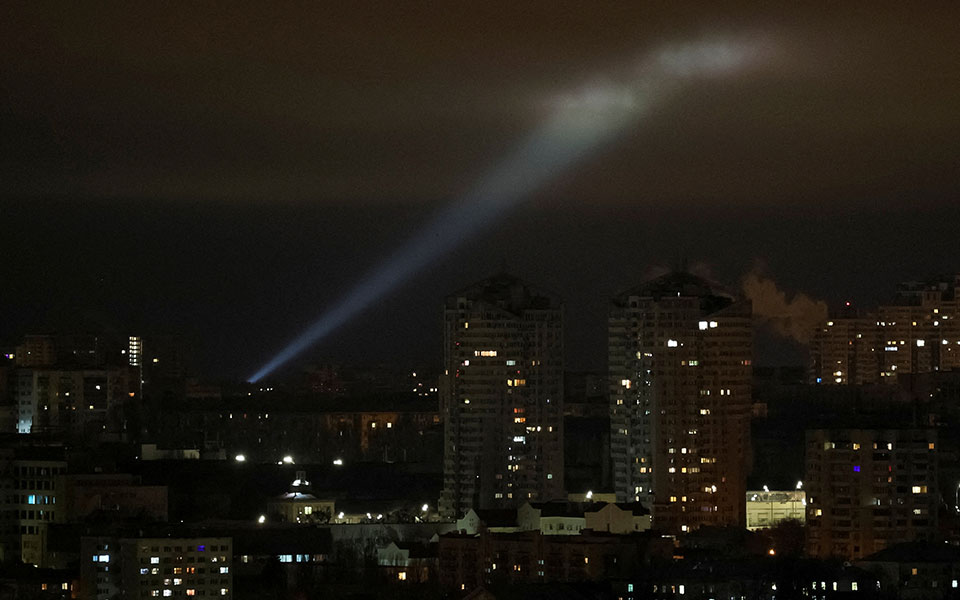 ουκρανία-τέσσερις-νεκροί-από-πλήγμα-ρ-562333852