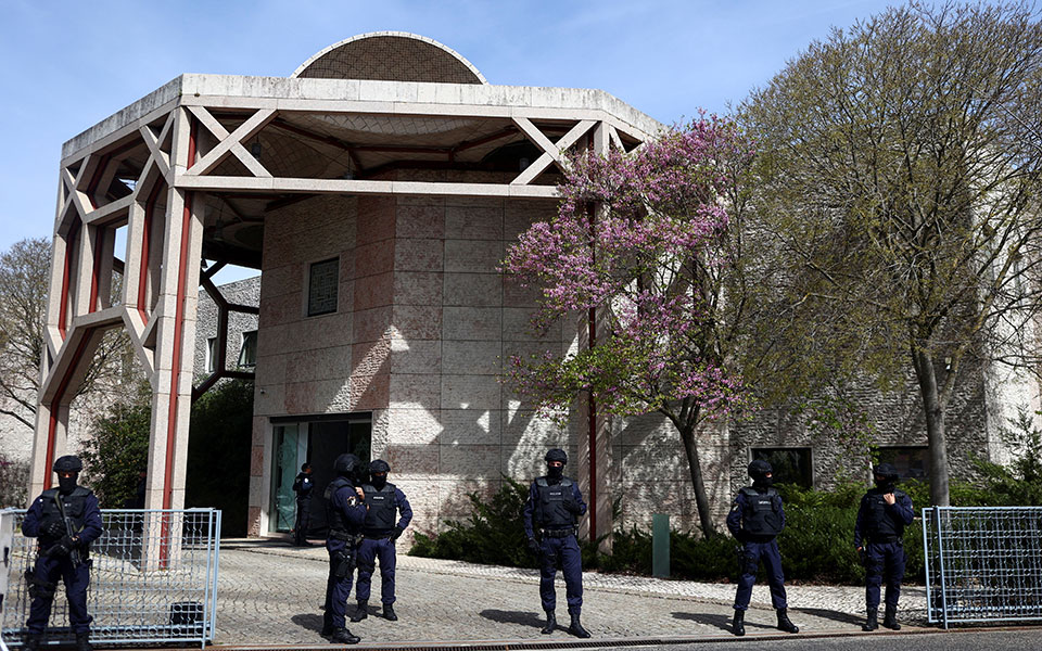 πορτογαλία-δύο-νεκροί-από-επίθεση-με-μ-562343359