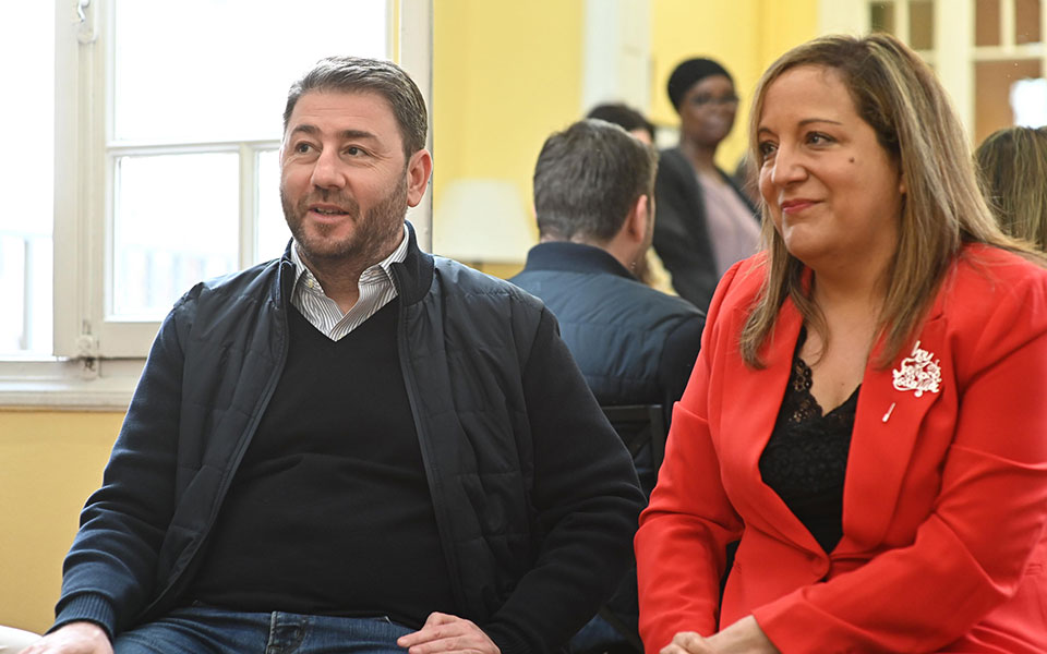 Επίσκεψη Ανδρουλάκη σε δίκτυο γυναικών προσφύγων-1