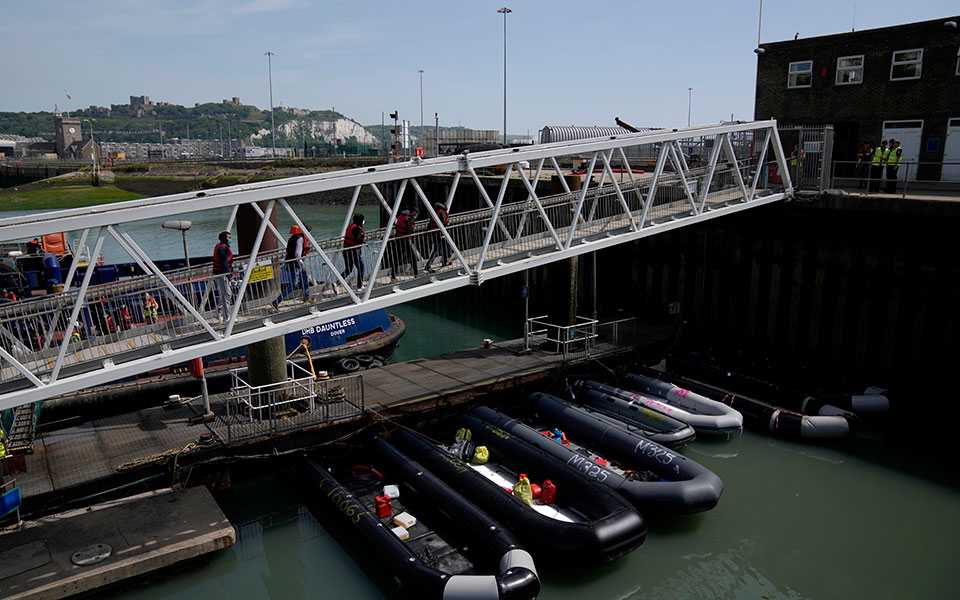 βρετανία-μετά-το-brexit-στο-στόχαστρο-η-ευρ-562311196