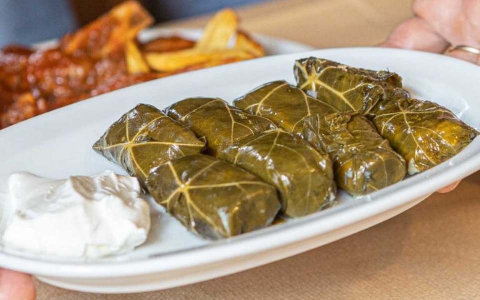 τα-ντολμαδάκια-γιαλαντζί-της-ταβέρνα-562307902