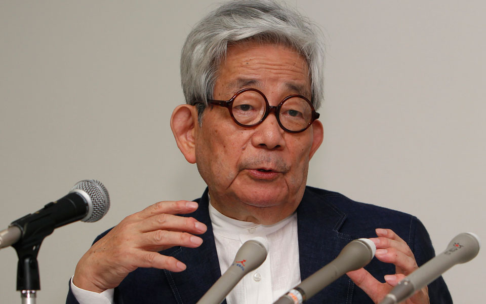 πέθανε-ο-νομπελίστας-κενζαμπούρο-οε-σ-562320556