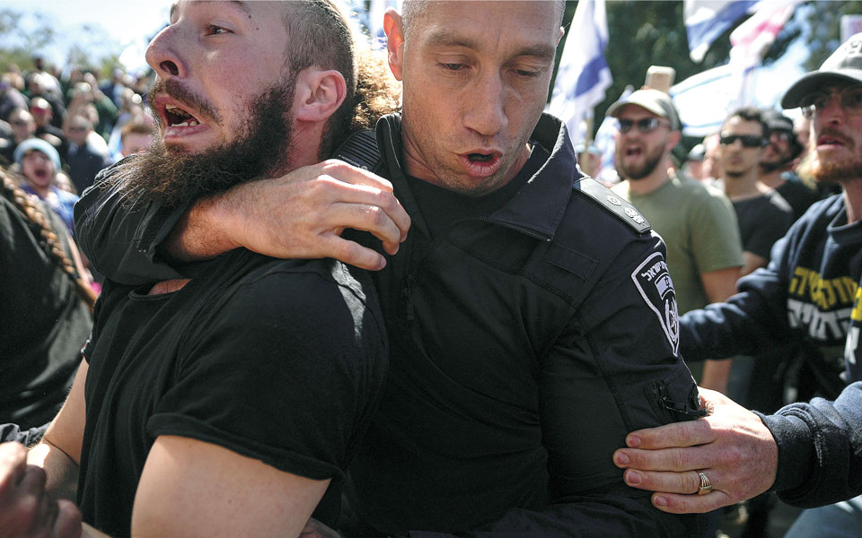 οι-δύο-πόλεμοι-του-μπίμπι-562319107