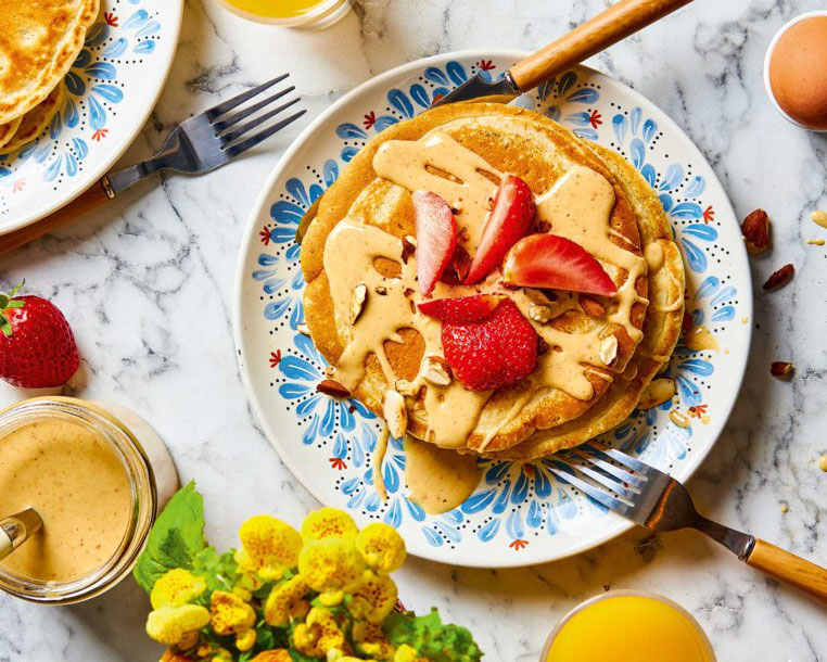 pancakes-με-πραλίνα-kinder-bueno-562336753