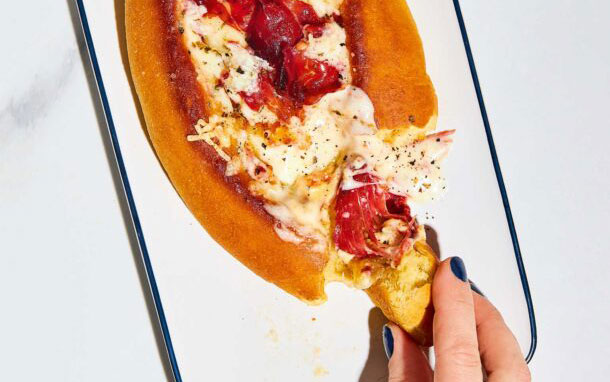 πεϊνιρλί-με-κασέρι-παστουρμά-και-αυγ-562332049