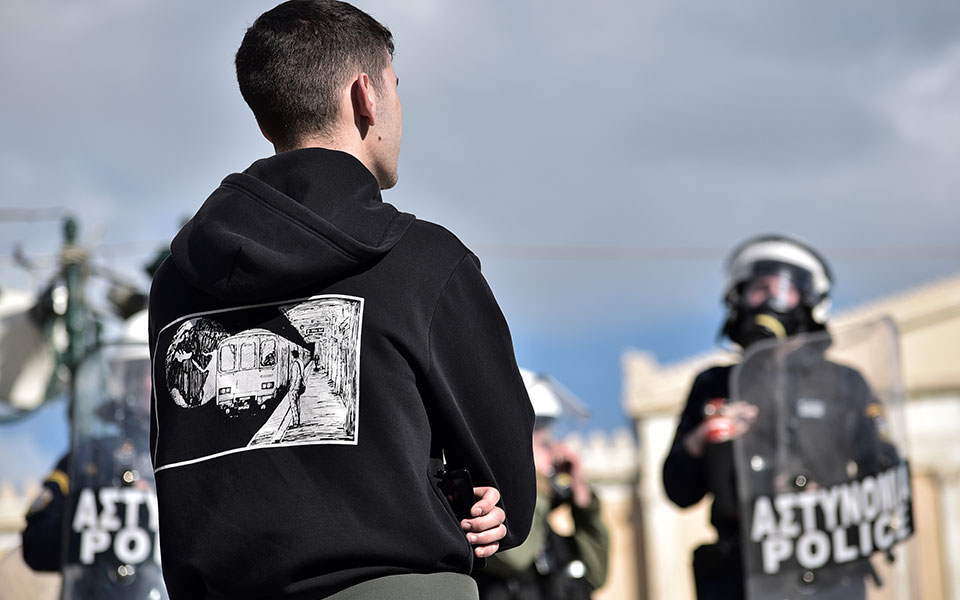 τέμπη-θα-μπορούσα-να-είμαι-ανάμεσα-στ-562309144