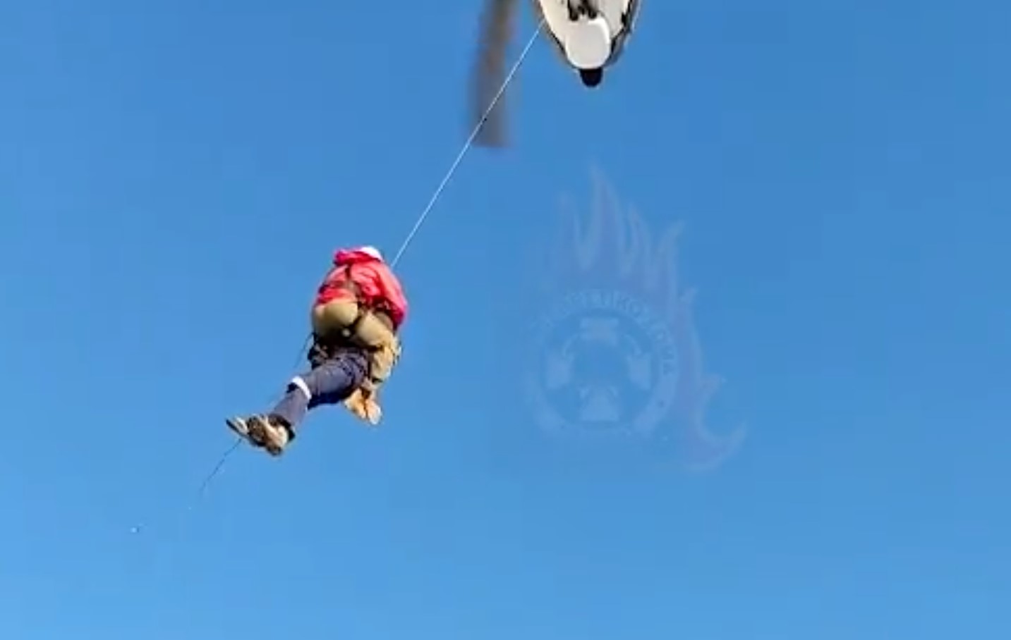 h-στιγμή-διάσωσης-22χρονου-πεζοπόρου-που-562341175