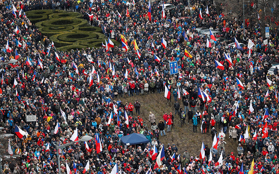 τσεχία-διαδηλώσεις-εναντίον-της-φτώχ-562319644