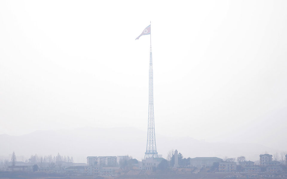 νότια-κορέα-η-βόρεια-κορέα-εκτελεί-ανθ-562346920