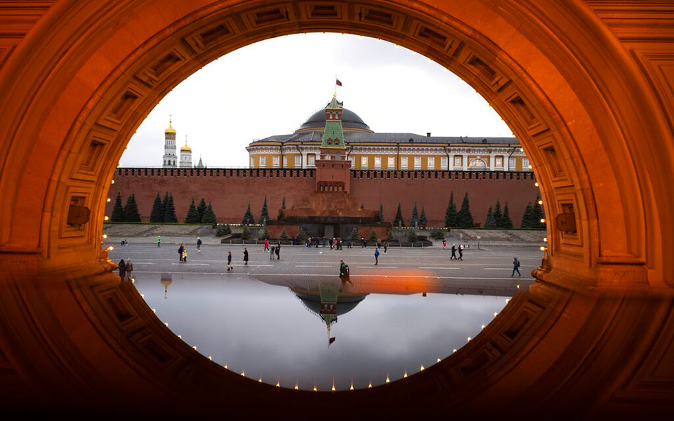 σύλληψη-δημοσιογράφου-της-wsj-τριγμούς-562347256