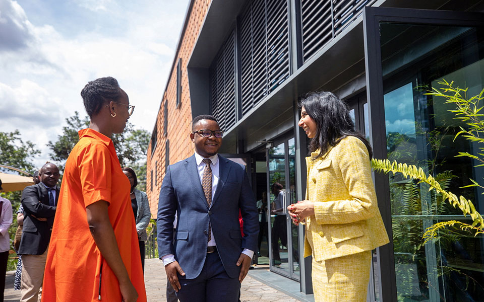 βρετανία-στη-ρουάντα-η-υπεσ-για-να-υπερ-562329895