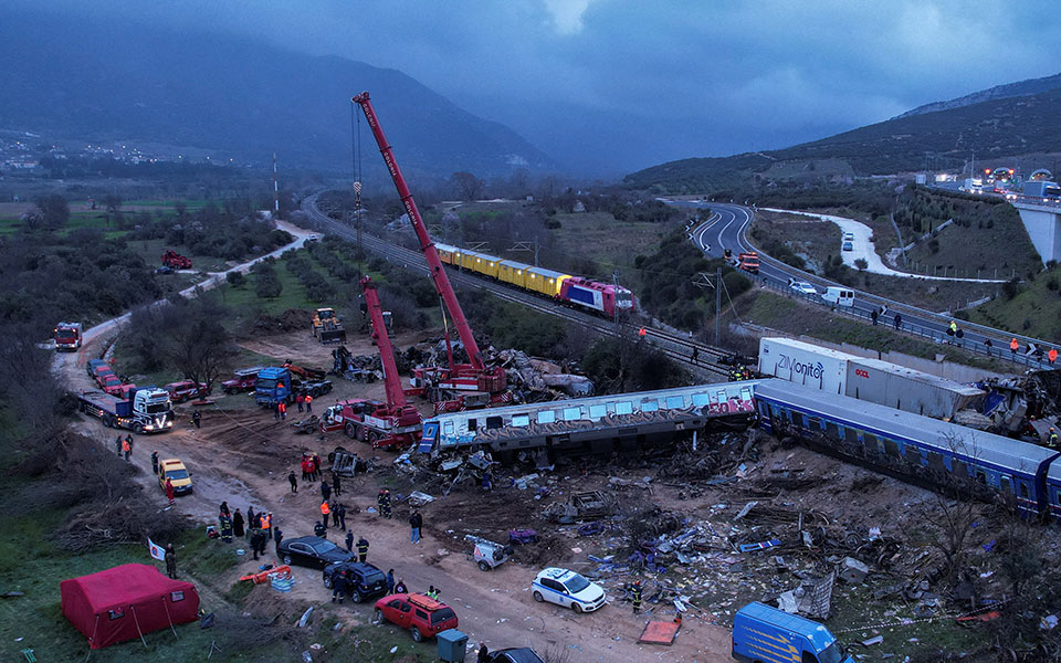 Τέμπη: Λάθη και παραλείψεις πίσω από την εθνική τραγωδία-3
