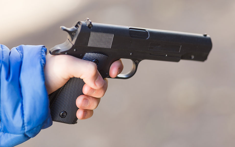 ηπα-πεντάχρονο-αγόρι-πυροβόλησε-και-σ-562348663