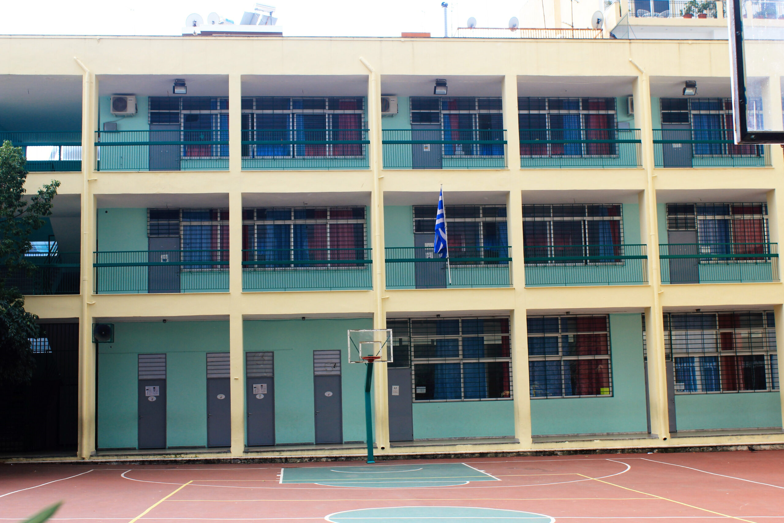 ιωάννινα-μαθητής-έπεσε-από-ύψος-6-μέτρω-562347304