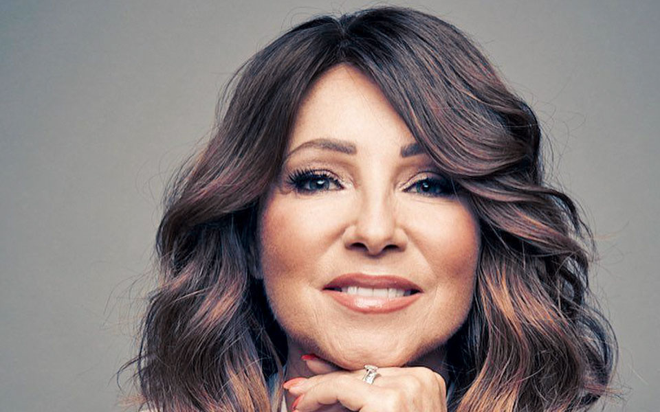 δουλειά-μας-είναι-να-προσφέρουμε-ευχα-562339315