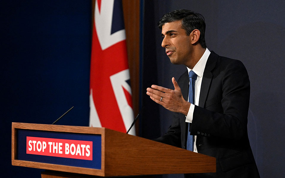 βρετανία-ανησυχία-οηε-για-το-μεταναστ-562312450