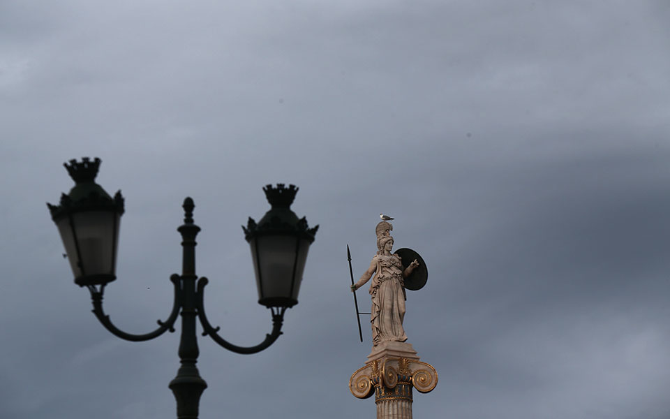 άστατος-και-σήμερα-ο-καιρός-συννεφι-562333741