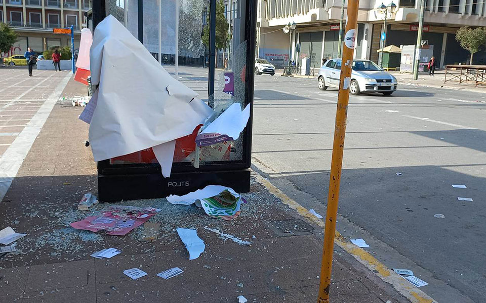 Μαζικές διαδηλώσεις για την τραγωδία στα Τέμπη – Βανδαλισμοί στο κέντρο της Αθήνας-25