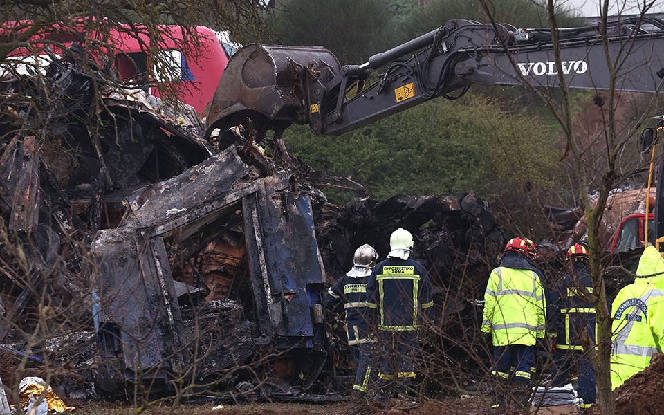 τραγωδία-στα-τέμπη-στους-57-οι-νεκροί-λέ-562302838