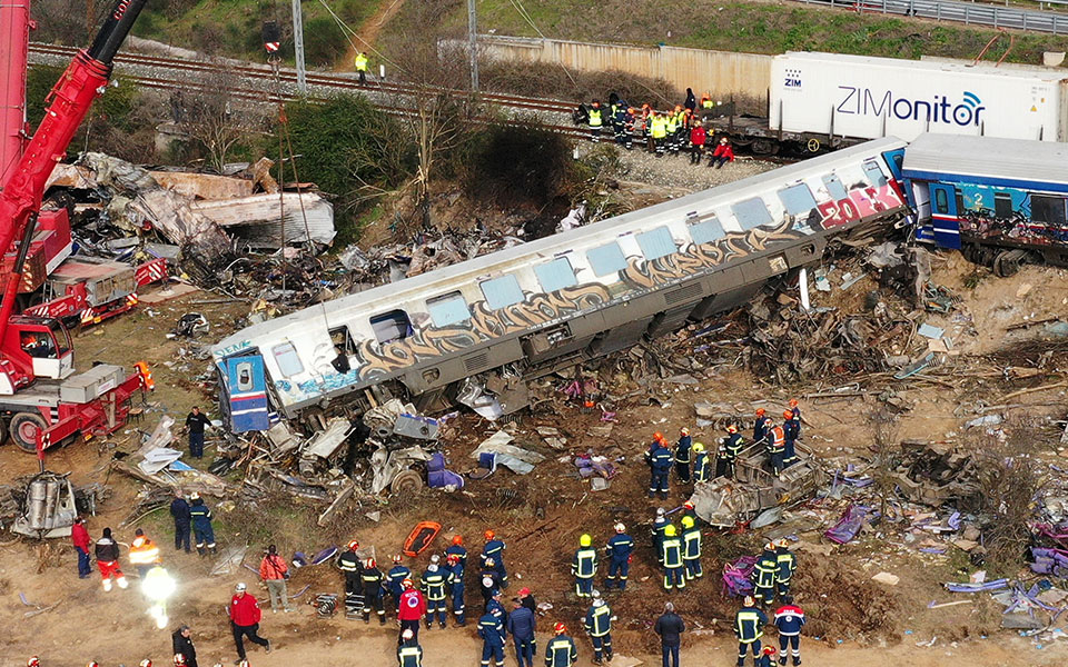 τραγωδία-στα-τέμπη-ξεκίνησε-η-συνεδρί-562316389