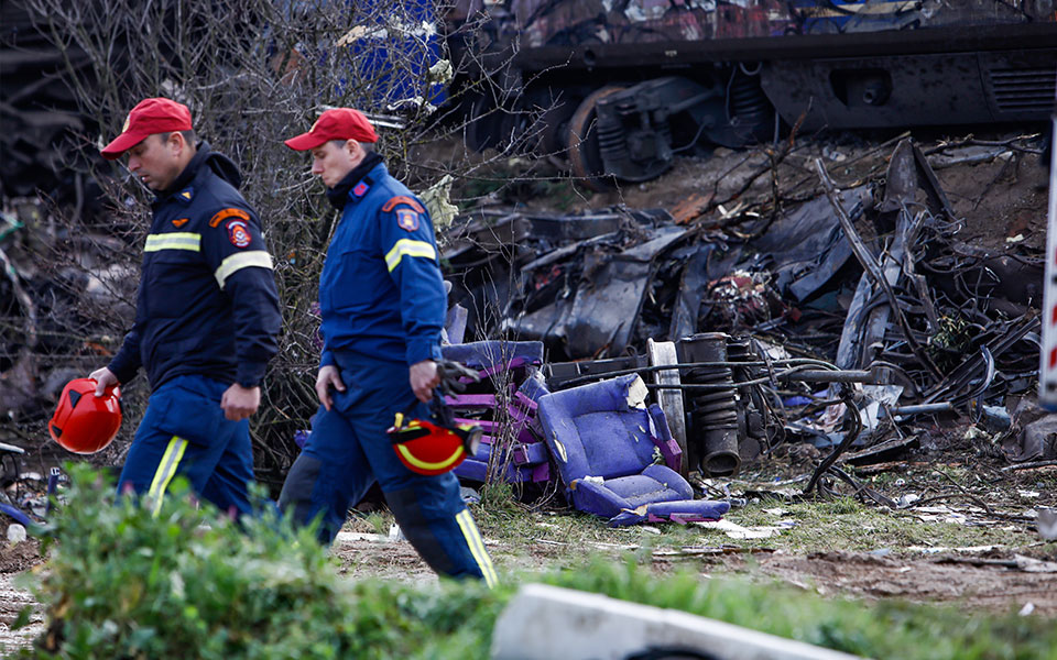 τραγωδία-στα-τέμπη-ταυτοποιήθηκαν-οι-562304419