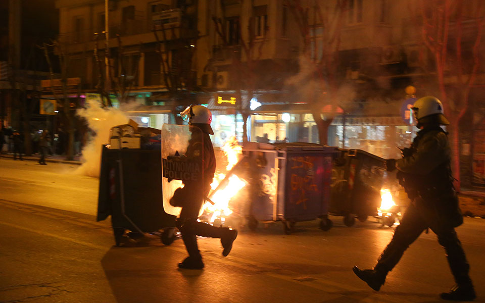 θεσσαλονίκη-μία-σύλληψη-και-επτά-προσ-562305946