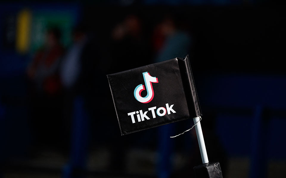 tiktok-πεταμένα-στικάκια-αφύλακτοι-δίσκοι-562341181