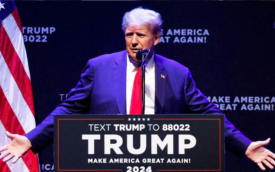 ο-τραμπ-θέλει-να-φορέσει-χειροπέδες-562335964