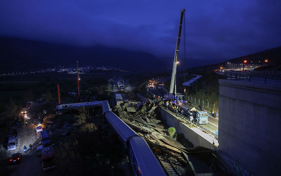 Τέμπη: Λάθη και παραλείψεις πίσω από την εθνική τραγωδία-2