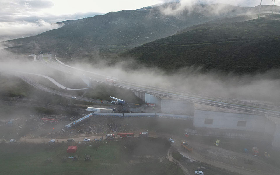 γιατί-η-τραγωδία-στα-τέμπη-μάς-αγγίζει-562310656