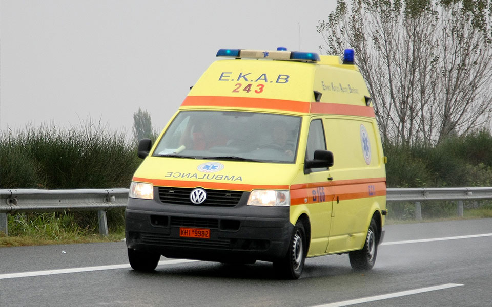 τροχαίο-στην-αθηνών-σουνίου-με-την-εμπ-562330396