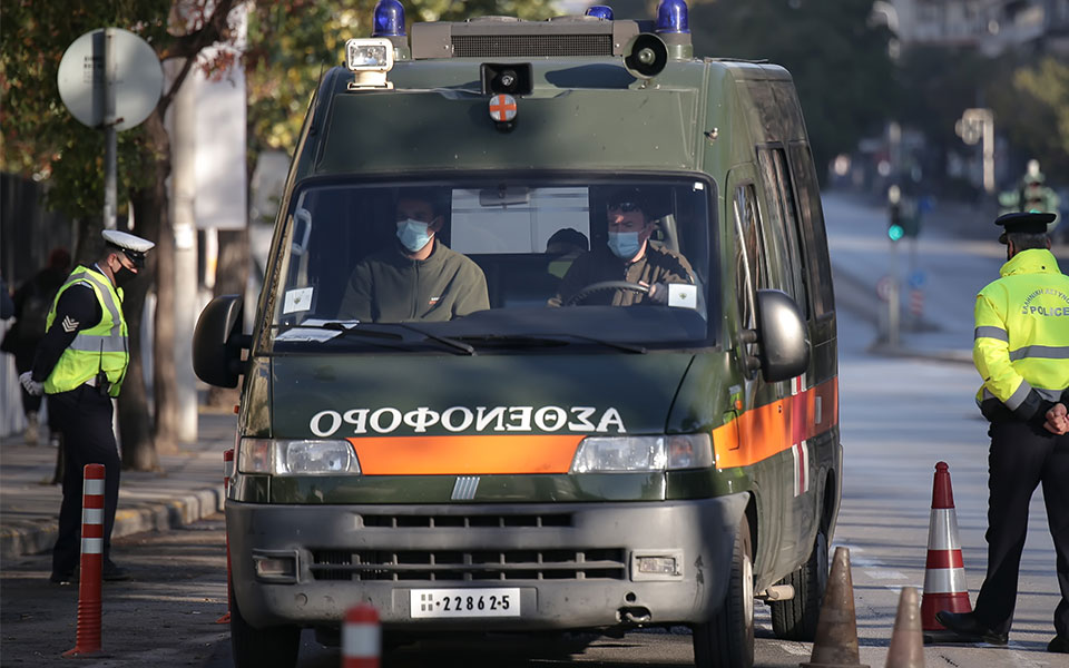 τροχαίο-με-απεγκλωβισμό-στον-κόμβο-νέ-562315885