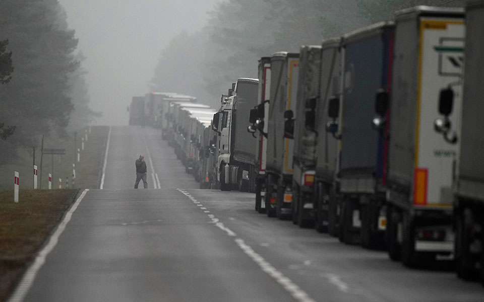 λευκορωσία-η-πολωνία-καθυστερεί-τη-562341232