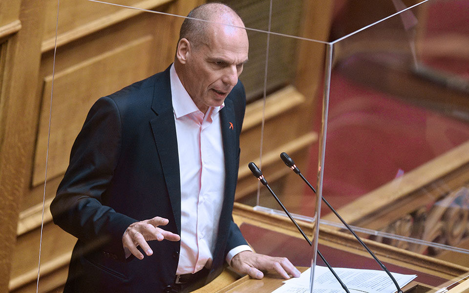 επίθεση-στον-γ-βαρουφάκη-απολογείται-562320154