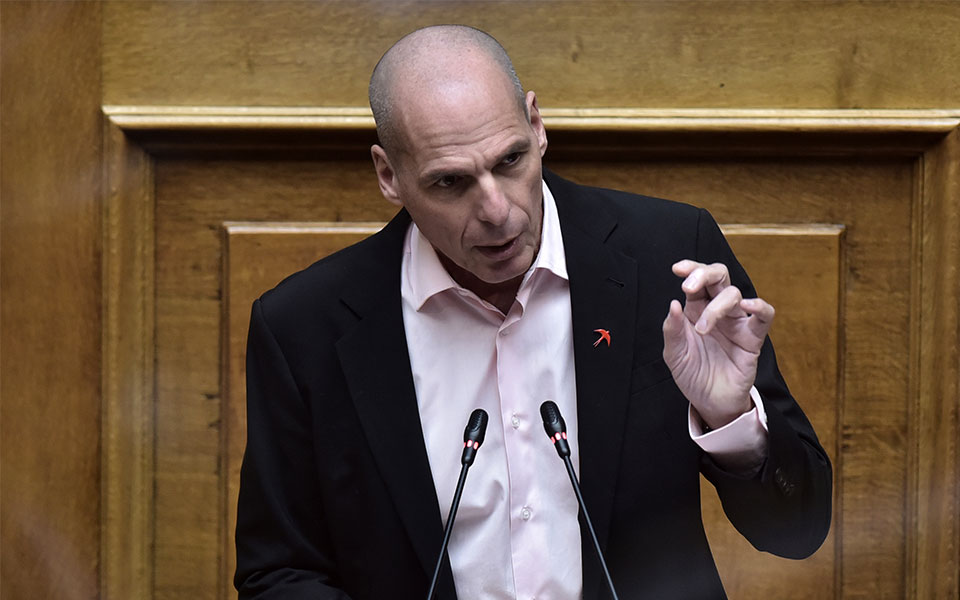 βαρουφάκης-προσαγωγή-19χρονου-για-την-ε-562322419