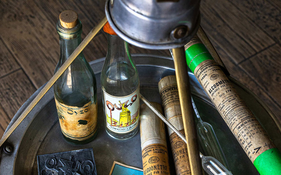 ενα-ούζο-με-συνταγή-από-το-1892-από-τη-λέσβο-562302187