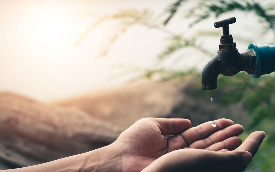 οηε-η-ανθρωπότητα-ρουφάει-σαν-βαμπίρ-562333936