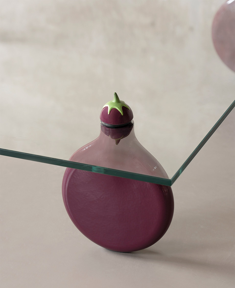 O Ρόμπερτ Στάντλερ σχεδιάζει λαμπατέρ που θυμίζουν καρότα-1