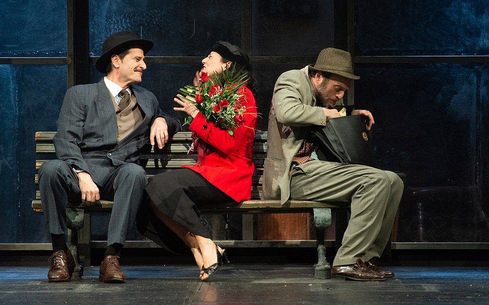 εχθροί-μια-ερωτική-ιστορία-του-ισαά-562382092