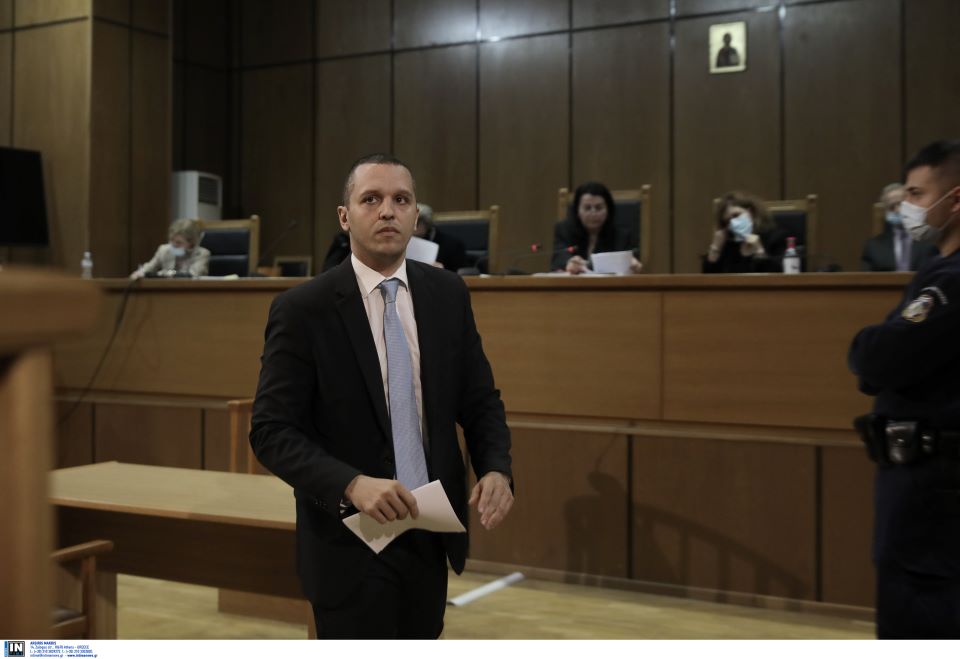 βαρουφάκης-δεν-πρέπει-να-αποκλειστεί-562389418