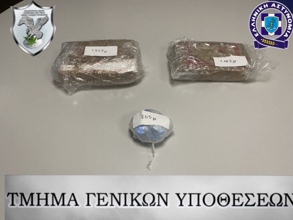 Χειροπέδες σε 30χρονο για διακίνηση κοκαΐνης – Έκρυβε τα ναρκωτικά σε ταμπλό αυτοκινήτου-2